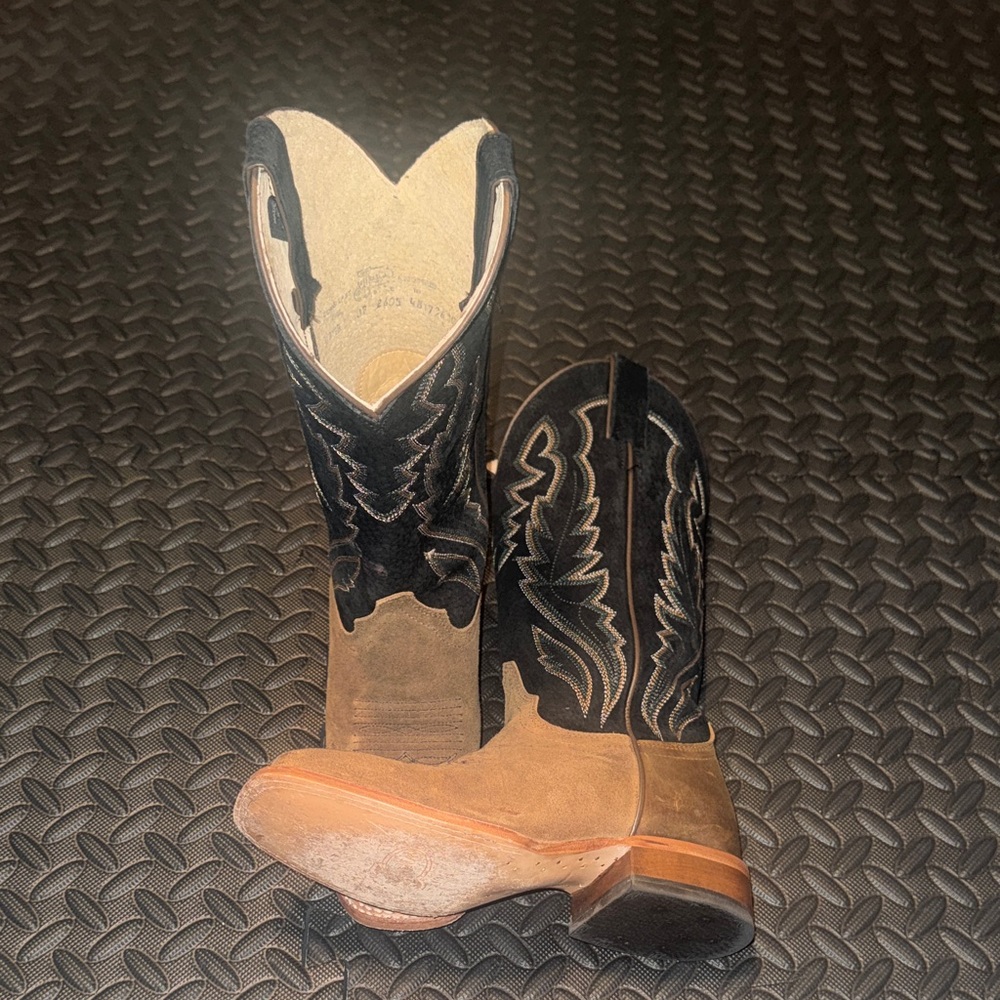 Justin Square Toe Cowboy Boots